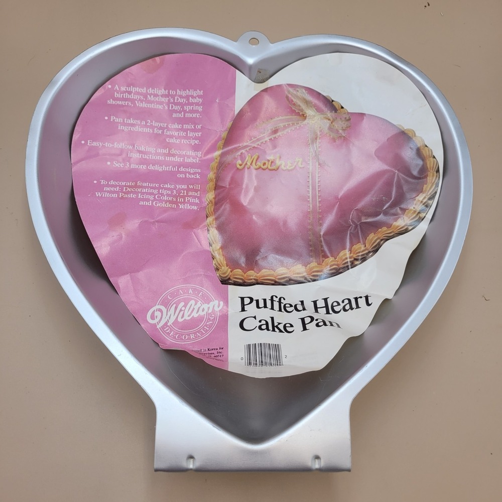 1986 Vintage Wilton Puffed Heart Cake Pan #2105  New Old Stock